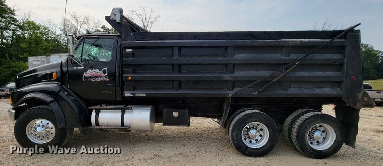 image for item KD9409 2000 Sterling LT9500  dump truck