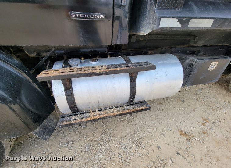 image for item KD9409 2000 Sterling LT9500  dump truck