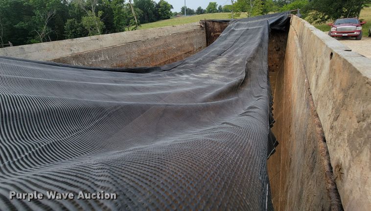 image for item KD9409 2000 Sterling LT9500  dump truck