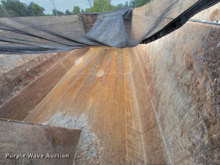 image for item KD9409 2000 Sterling LT9500  dump truck