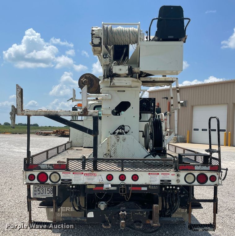 image for item KK9543 2009 International 4300  digger derrick truck