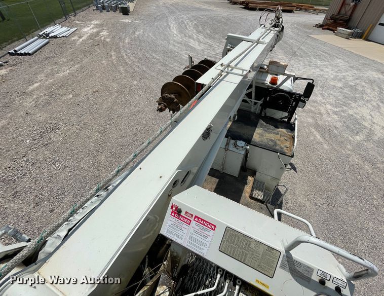 image for item KK9543 2009 International 4300  digger derrick truck