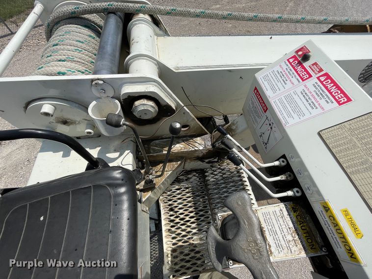 image for item KK9543 2009 International 4300  digger derrick truck