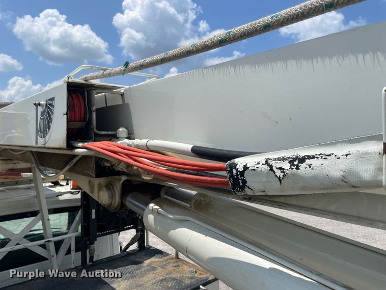 image for item KK9543 2009 International 4300  digger derrick truck