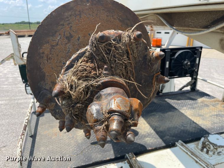 image for item KK9543 2009 International 4300  digger derrick truck