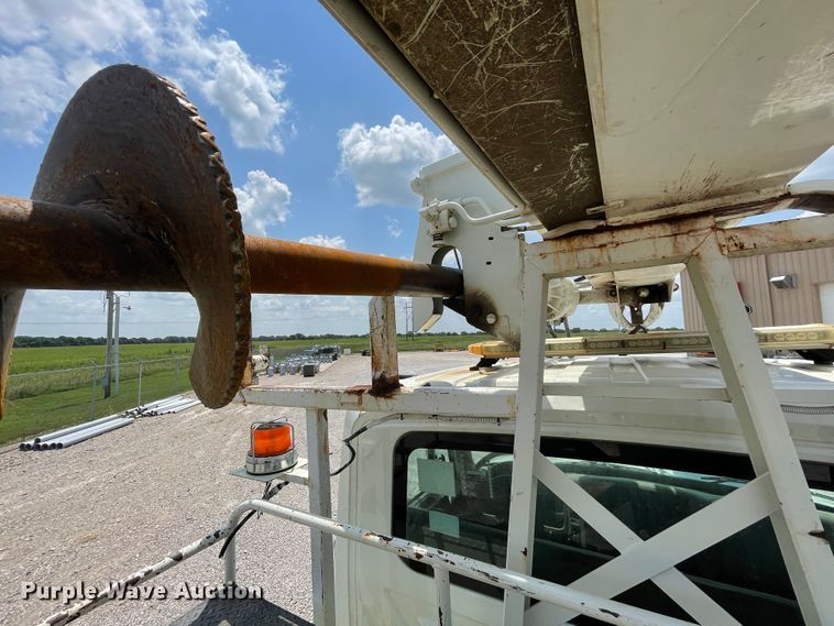 image for item KK9543 2009 International 4300  digger derrick truck