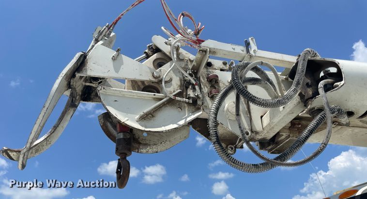 image for item KK9543 2009 International 4300  digger derrick truck