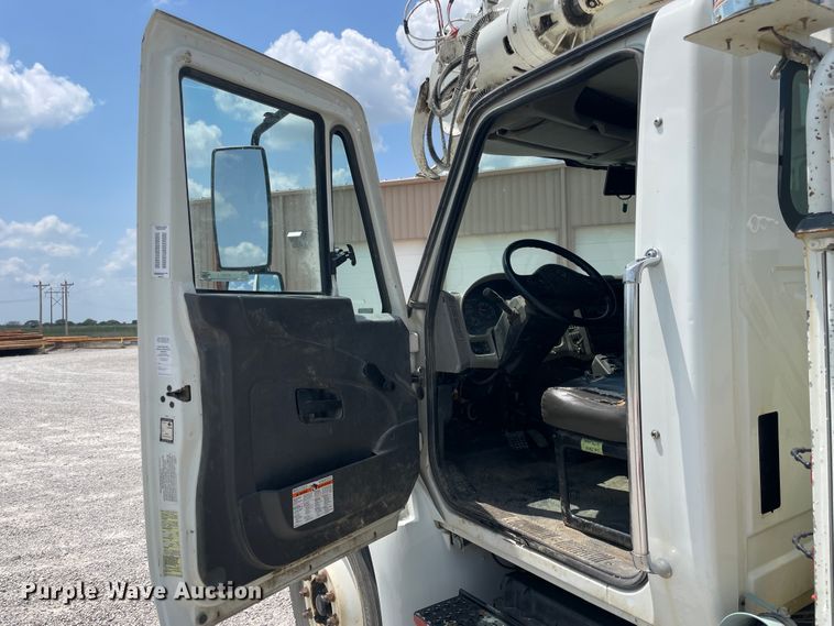 image for item KK9543 2009 International 4300  digger derrick truck