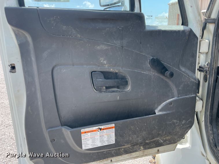 image for item KK9543 2009 International 4300  digger derrick truck