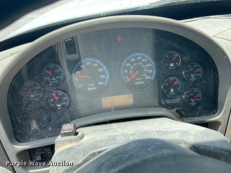 image for item KK9543 2009 International 4300  digger derrick truck