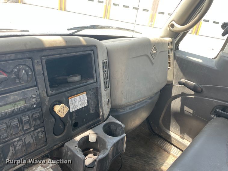 image for item KK9543 2009 International 4300  digger derrick truck