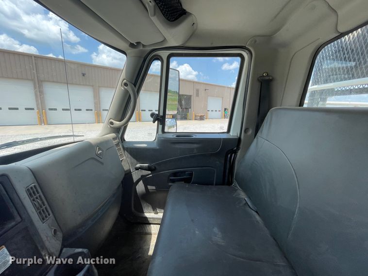 image for item KK9543 2009 International 4300  digger derrick truck