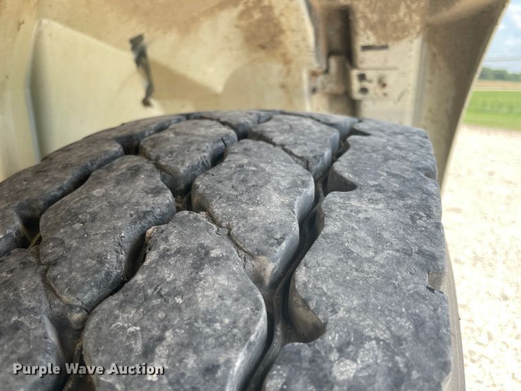 image for item KK9543 2009 International 4300  digger derrick truck