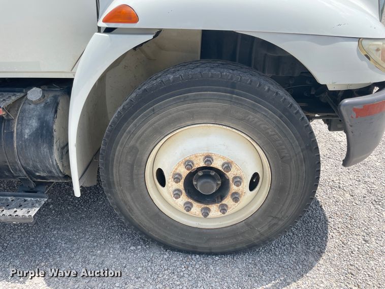 image for item KK9543 2009 International 4300  digger derrick truck