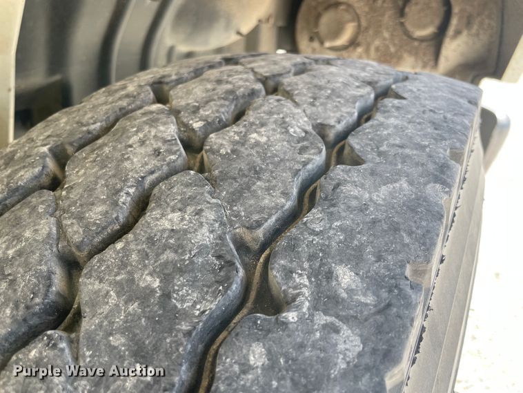 image for item KK9543 2009 International 4300  digger derrick truck