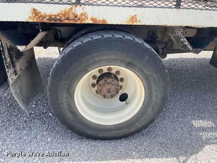 image for item KK9543 2009 International 4300  digger derrick truck