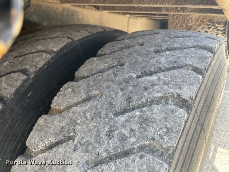 image for item KK9543 2009 International 4300  digger derrick truck