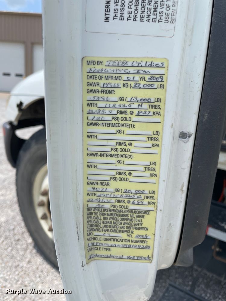 image for item KK9543 2009 International 4300  digger derrick truck