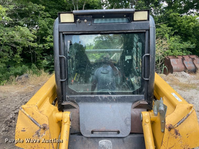 image for item KK9566 2007 John Deere CT322  tracked skid steer loader