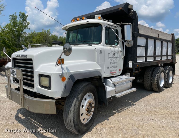 image for item KK9620 2003 Mack RD688S  dump truck