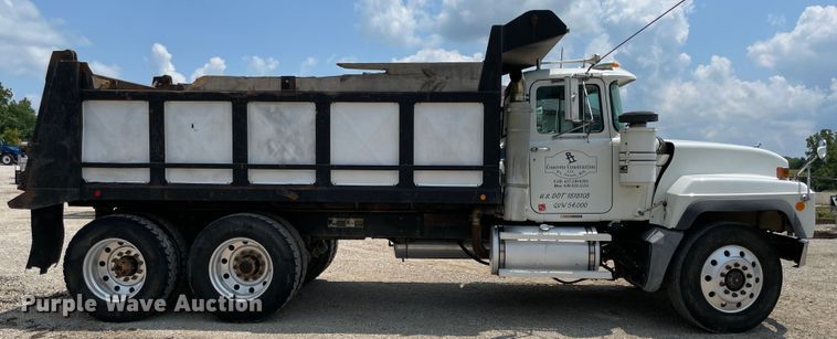 image for item KK9620 2003 Mack RD688S  dump truck