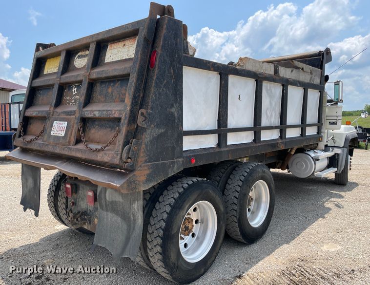 image for item KK9620 2003 Mack RD688S  dump truck