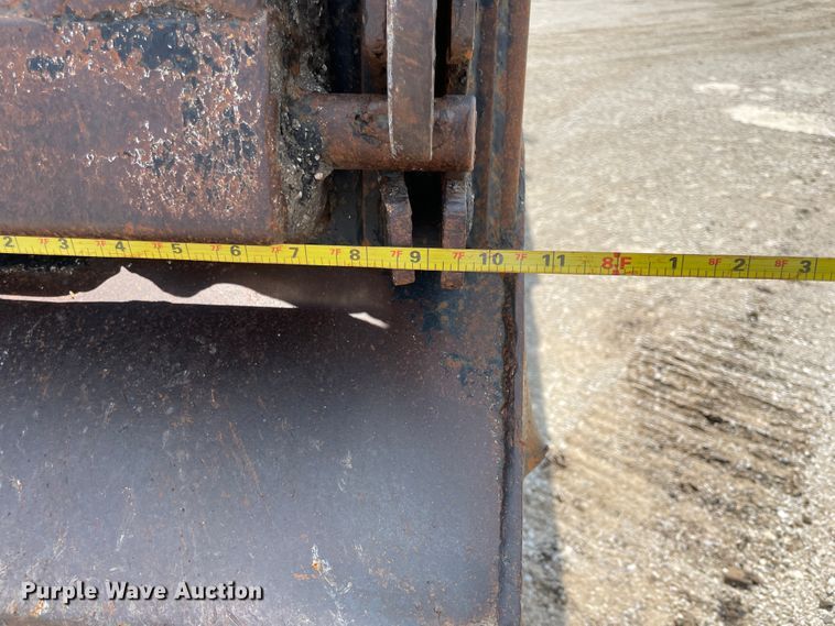 image for item KK9620 2003 Mack RD688S  dump truck