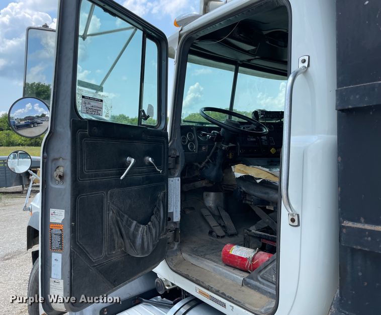 image for item KK9620 2003 Mack RD688S  dump truck