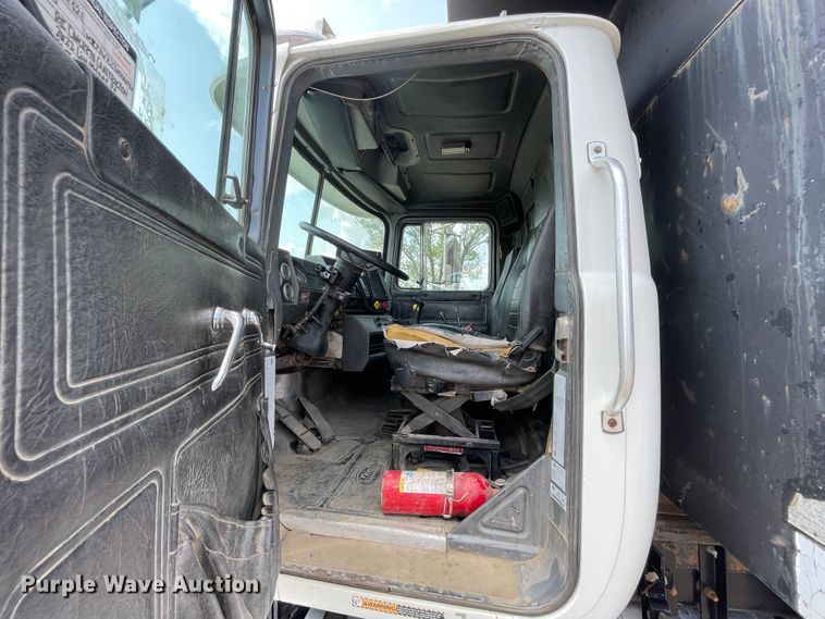 image for item KK9620 2003 Mack RD688S  dump truck