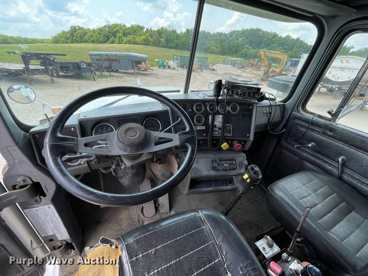 image for item KK9620 2003 Mack RD688S  dump truck