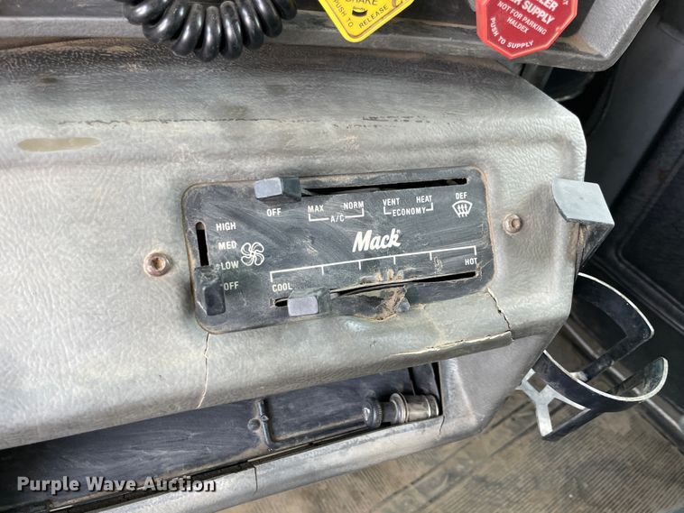 image for item KK9620 2003 Mack RD688S  dump truck