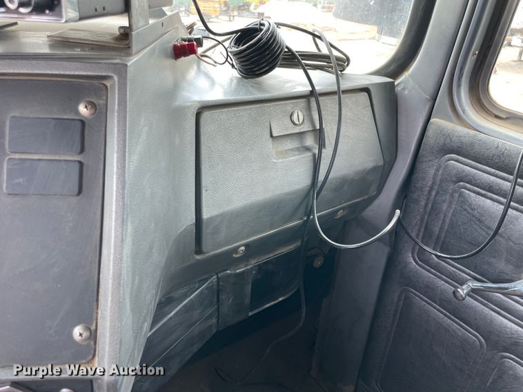 image for item KK9620 2003 Mack RD688S  dump truck