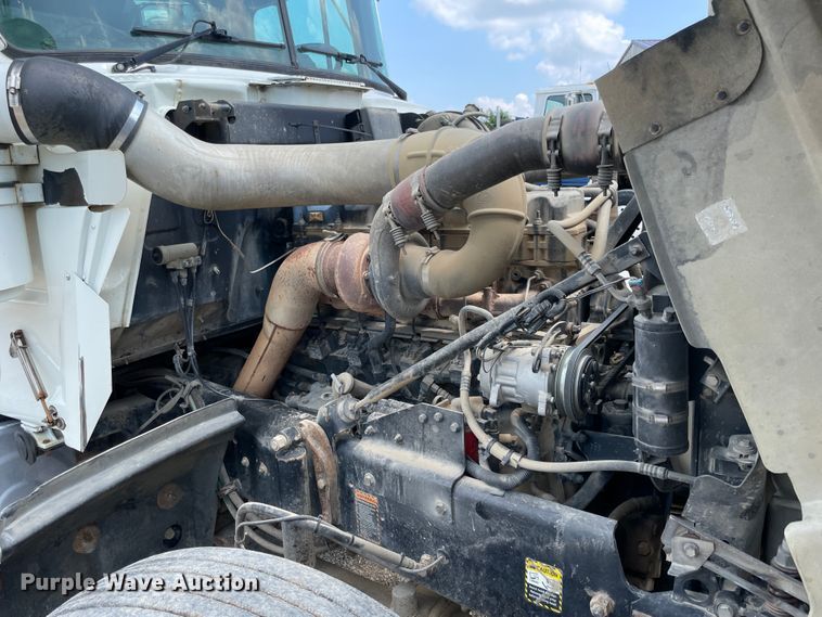 image for item KK9620 2003 Mack RD688S  dump truck