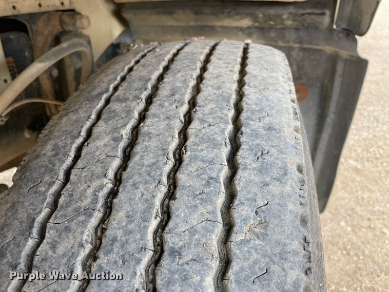 image for item KK9620 2003 Mack RD688S  dump truck