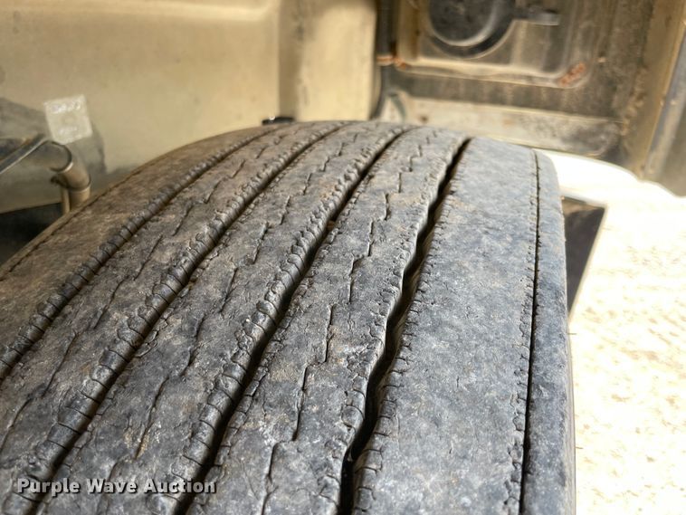 image for item KK9620 2003 Mack RD688S  dump truck