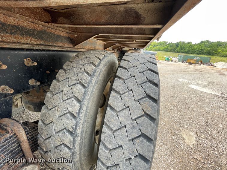 image for item KK9620 2003 Mack RD688S  dump truck