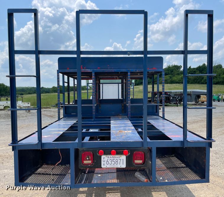 image for item KK9621 1992 Ford L8000  flatbed truck