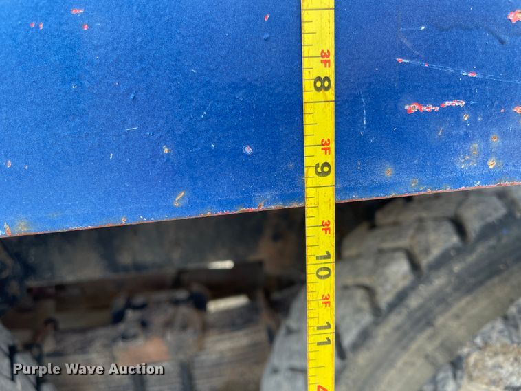 image for item KK9621 1992 Ford L8000  flatbed truck