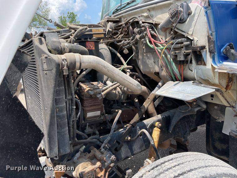 image for item KK9621 1992 Ford L8000  flatbed truck