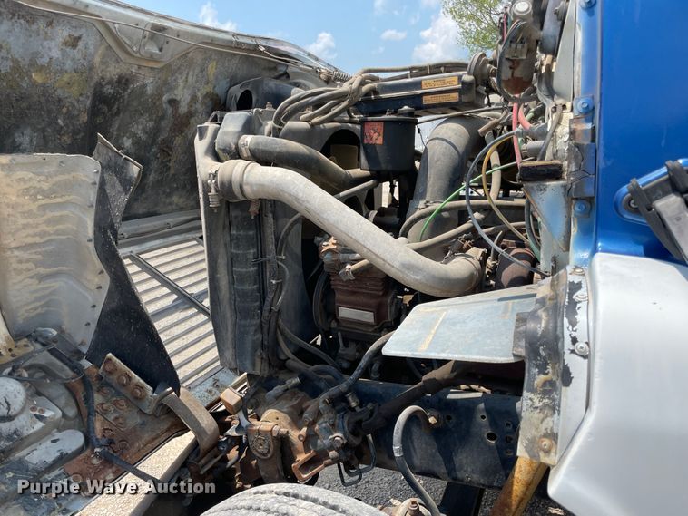 image for item KK9621 1992 Ford L8000  flatbed truck