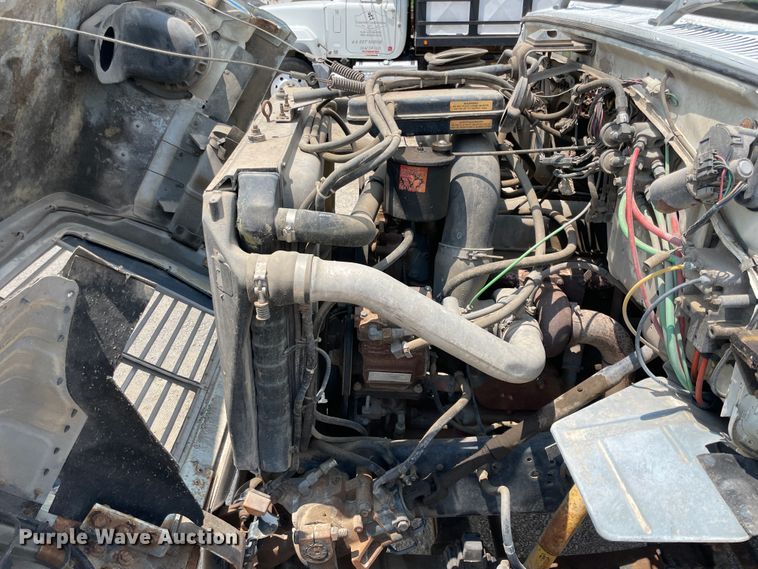 image for item KK9621 1992 Ford L8000  flatbed truck