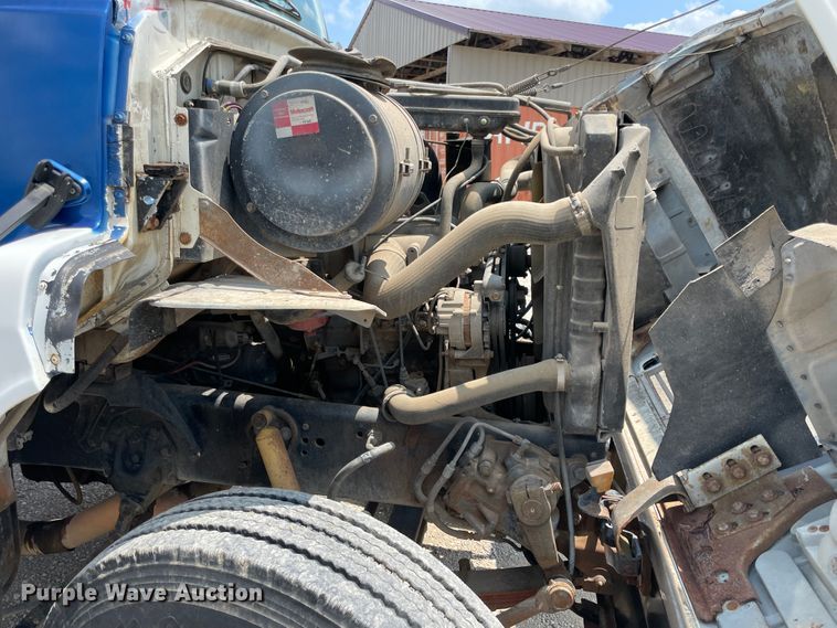 image for item KK9621 1992 Ford L8000  flatbed truck