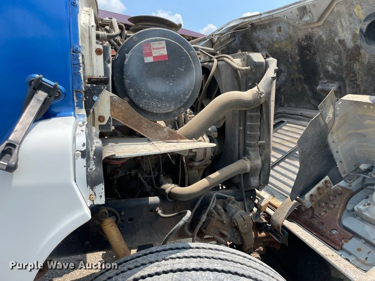 image for item KK9621 1992 Ford L8000  flatbed truck