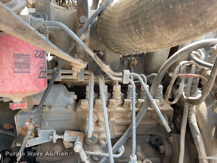 image for item KK9621 1992 Ford L8000  flatbed truck