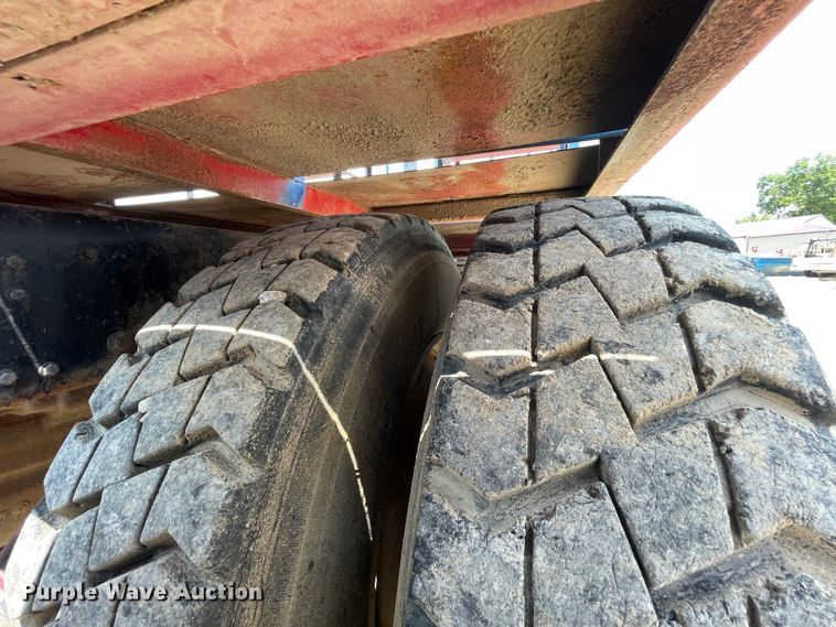 image for item KK9621 1992 Ford L8000  flatbed truck