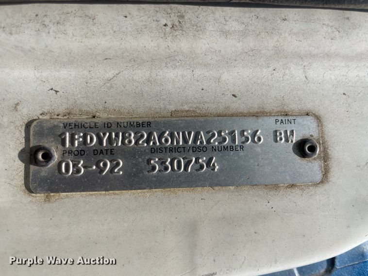 image for item KK9621 1992 Ford L8000  flatbed truck