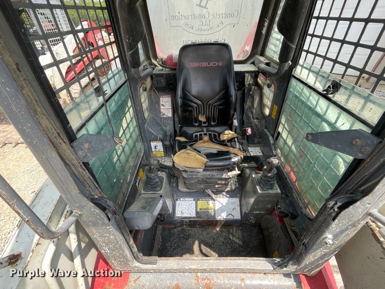 image for item KK9626 2004 Takeuchi TL140  tracked skid steer loader
