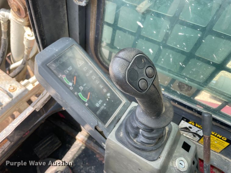 image for item KK9626 2004 Takeuchi TL140  tracked skid steer loader