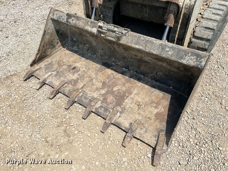 image for item KK9627 2004 Takeuchi TL140  tracked skid steer loader