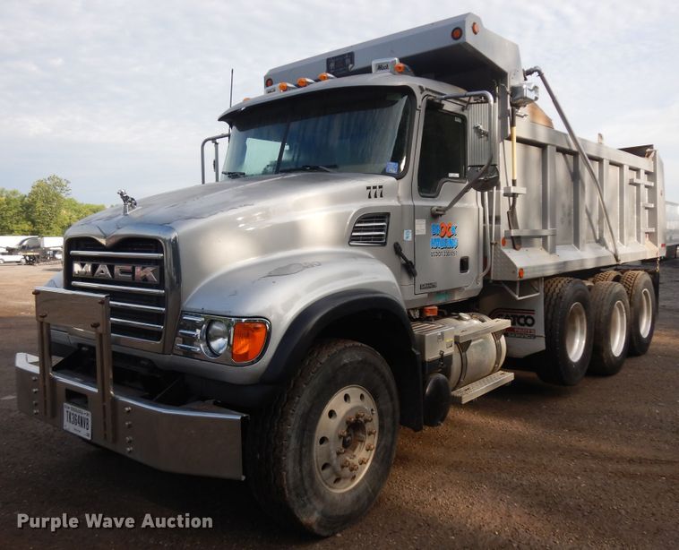 image for item KU9360 2004 Mack Granite  dump truck